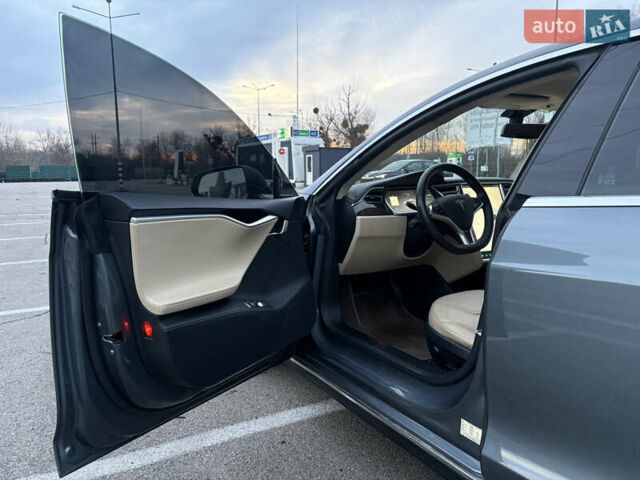 Сірий Тесла Модель С, об'ємом двигуна 0 л та пробігом 230 тис. км за 12500 $, фото 13 на Automoto.ua
