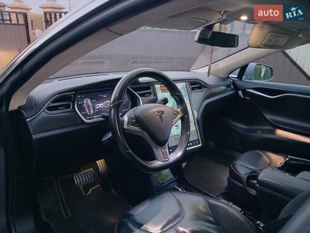 Тесла Модель С 2013 в Кицмане на Automoto.ua Серый Тесла Модель С, объемом двигателя 0 л и пробегом 318 тыс. км за 16300 $, фото 10 на Automoto.ua