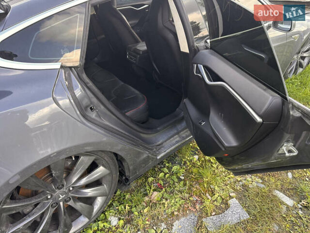 Серый Тесла Модель С, объемом двигателя 0 л и пробегом 128 тыс. км за 5500 $, фото 6 на Automoto.ua