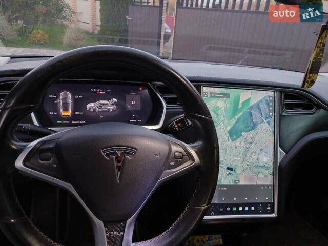 Тесла Модель С 2013 в Кицмане на Automoto.ua Серый Тесла Модель С, объемом двигателя 0 л и пробегом 318 тыс. км за 16300 $, фото 11 на Automoto.ua