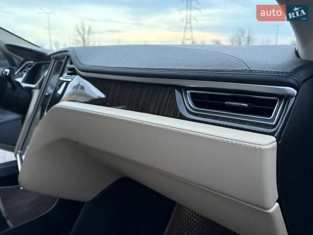 Сірий Тесла Модель С, об'ємом двигуна 0 л та пробігом 230 тис. км за 12500 $, фото 22 на Automoto.ua