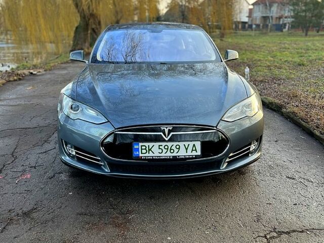 Серый Тесла Модель С, объемом двигателя 0 л и пробегом 103 тыс. км за 14200 $, фото 4 на Automoto.ua