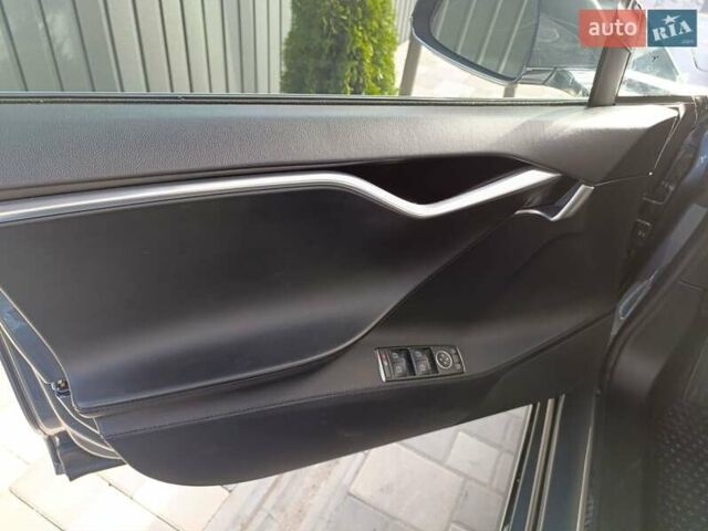 Серый Тесла Модель С, объемом двигателя 0 л и пробегом 217 тыс. км за 11900 $, фото 24 на Automoto.ua