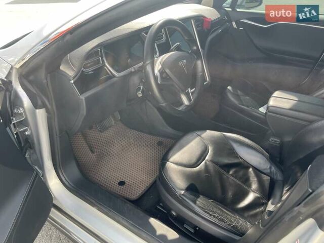 Серый Тесла Модель С, объемом двигателя 0 л и пробегом 170 тыс. км за 10900 $, фото 11 на Automoto.ua