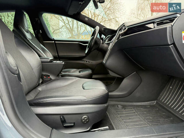 Сірий Тесла Модель С, об'ємом двигуна 0 л та пробігом 170 тис. км за 12500 $, фото 22 на Automoto.ua