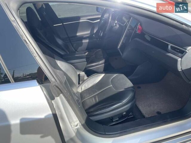 Серый Тесла Модель С, объемом двигателя 0 л и пробегом 170 тыс. км за 10900 $, фото 26 на Automoto.ua