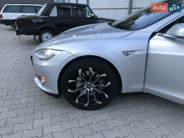 Серый Тесла Модель С, объемом двигателя 0 л и пробегом 225 тыс. км за 13500 $, фото 4 на Automoto.ua