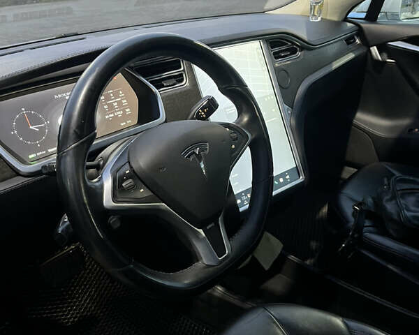 Серый Тесла Модель С, объемом двигателя 0 л и пробегом 298 тыс. км за 15100 $, фото 10 на Automoto.ua