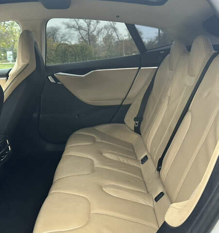 Серый Тесла Модель С, объемом двигателя 0 л и пробегом 329 тыс. км за 13400 $, фото 10 на Automoto.ua