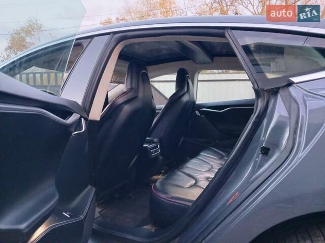 Тесла Модель С 2013 в Кицмане на Automoto.ua Серый Тесла Модель С, объемом двигателя 0 л и пробегом 318 тыс. км за 16300 $, фото 14 на Automoto.ua