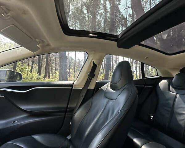 Серый Тесла Модель С, объемом двигателя 0 л и пробегом 260 тыс. км за 14200 $, фото 12 на Automoto.ua