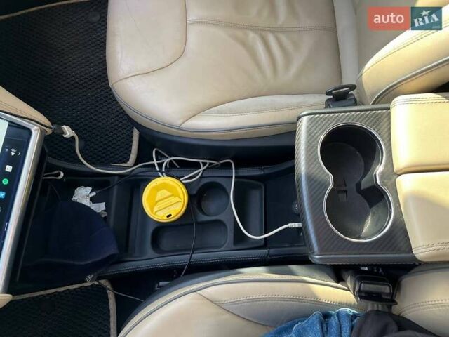 Сірий Тесла Модель С, об'ємом двигуна 0 л та пробігом 123 тис. км за 13500 $, фото 12 на Automoto.ua