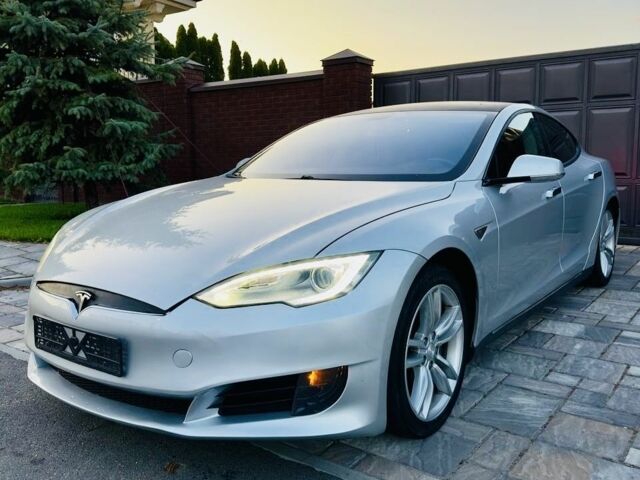 Тесла Модель С 2013 в Софіївська Борщагівка на Automoto.ua Серый Тесла Модель С, объемом двигателя 0 л и пробегом 161 тыс. км за 13300 $, фото 2 на Automoto.ua