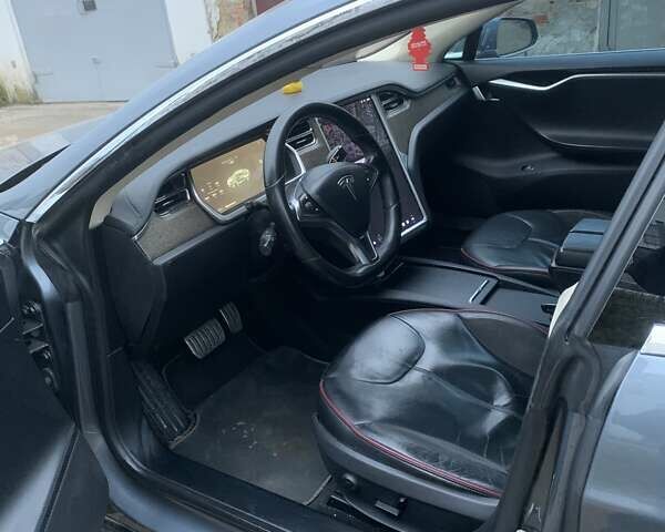 Серый Тесла Модель С, объемом двигателя 0 л и пробегом 161 тыс. км за 12400 $, фото 13 на Automoto.ua