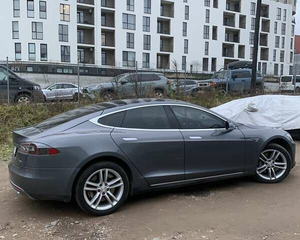 Серый Тесла Модель С, объемом двигателя 0 л и пробегом 161 тыс. км за 12400 $, фото 4 на Automoto.ua