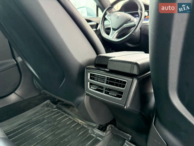 Сірий Тесла Модель С, об'ємом двигуна 0 л та пробігом 170 тис. км за 12500 $, фото 35 на Automoto.ua