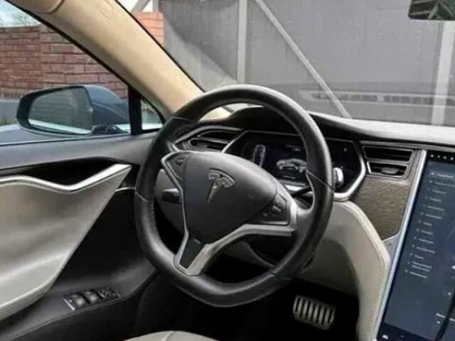 Серый Тесла Модель С, объемом двигателя 0.35 л и пробегом 98 тыс. км за 13900 $, фото 6 на Automoto.ua