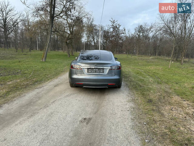 Серый Тесла Модель С, объемом двигателя 0 л и пробегом 198 тыс. км за 13700 $, фото 14 на Automoto.ua