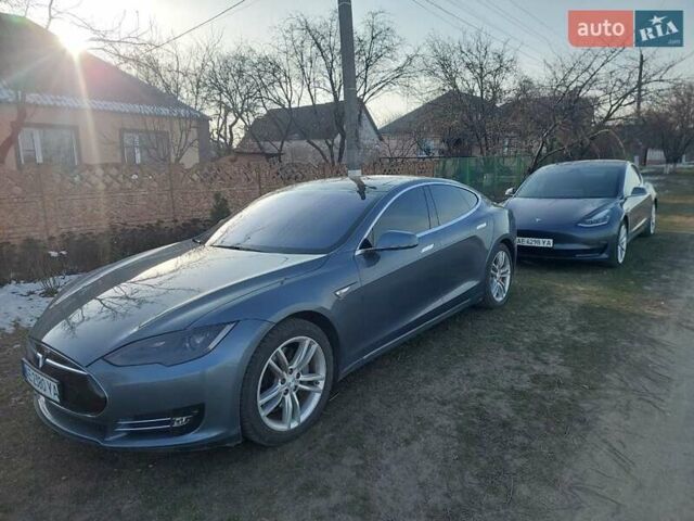 Сірий Тесла Модель С, об'ємом двигуна 0 л та пробігом 123 тис. км за 13500 $, фото 3 на Automoto.ua