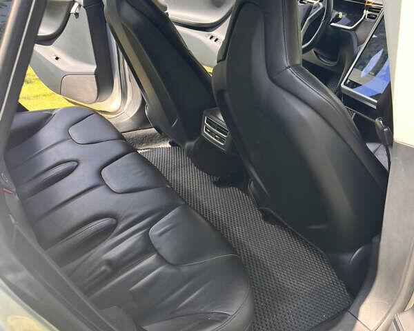 Серый Тесла Модель С, объемом двигателя 0 л и пробегом 298 тыс. км за 15100 $, фото 17 на Automoto.ua