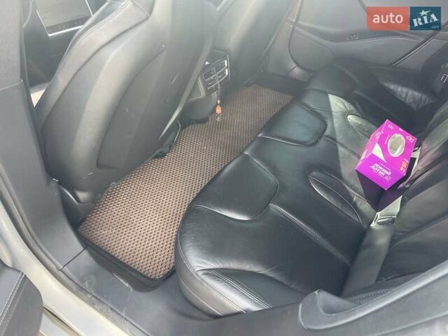 Серый Тесла Модель С, объемом двигателя 0 л и пробегом 170 тыс. км за 10900 $, фото 13 на Automoto.ua