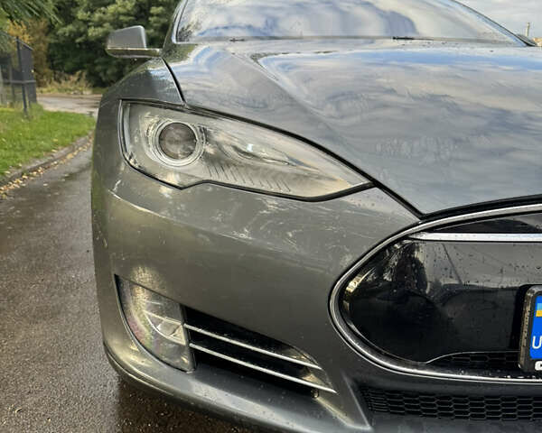 Серый Тесла Модель С, объемом двигателя 0 л и пробегом 242 тыс. км за 10999 $, фото 7 на Automoto.ua