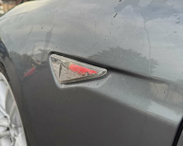 Серый Тесла Модель С, объемом двигателя 0 л и пробегом 242 тыс. км за 10999 $, фото 13 на Automoto.ua