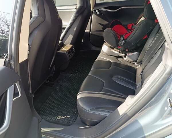 Серый Тесла Модель С, объемом двигателя 0 л и пробегом 217 тыс. км за 11900 $, фото 16 на Automoto.ua