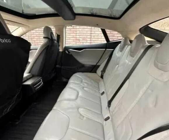 Сірий Тесла Модель С, об'ємом двигуна 0 л та пробігом 97 тис. км за 13950 $, фото 5 на Automoto.ua