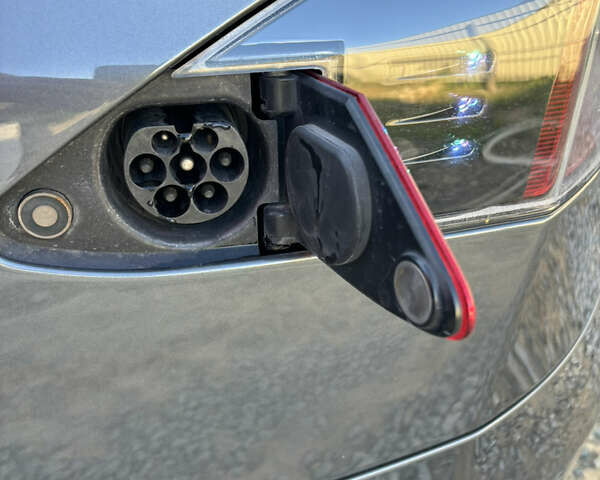 Сірий Тесла Модель С, об'ємом двигуна 0 л та пробігом 294 тис. км за 15500 $, фото 9 на Automoto.ua