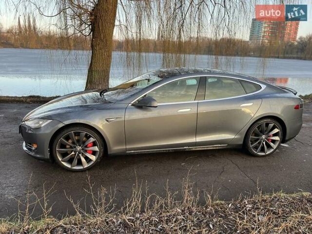 Серый Тесла Модель С, объемом двигателя 0 л и пробегом 102 тыс. км за 12300 $, фото 7 на Automoto.ua