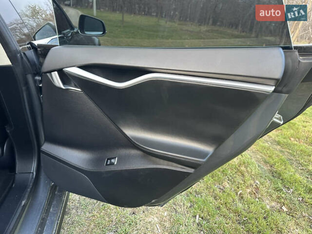 Серый Тесла Модель С, объемом двигателя 0 л и пробегом 198 тыс. км за 13700 $, фото 28 на Automoto.ua