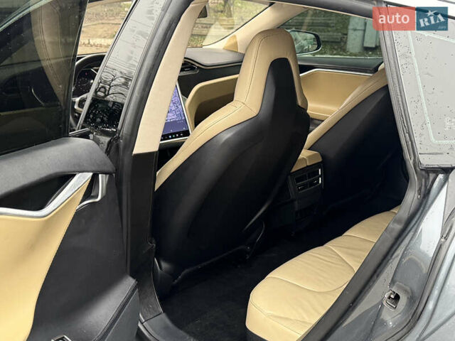 Серый Тесла Модель С, объемом двигателя 0 л и пробегом 360 тыс. км за 10500 $, фото 6 на Automoto.ua