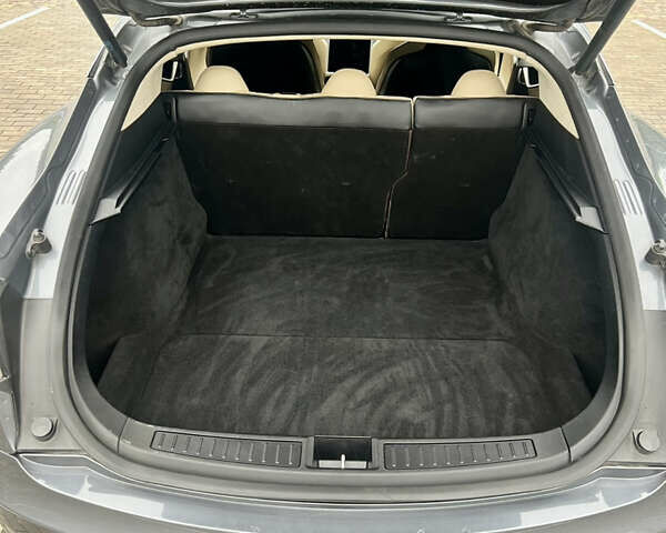 Серый Тесла Модель С, объемом двигателя 0 л и пробегом 234 тыс. км за 12500 $, фото 12 на Automoto.ua