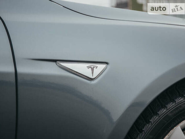 Серый Тесла Модель С, объемом двигателя 0 л и пробегом 66 тыс. км за 29900 $, фото 18 на Automoto.ua