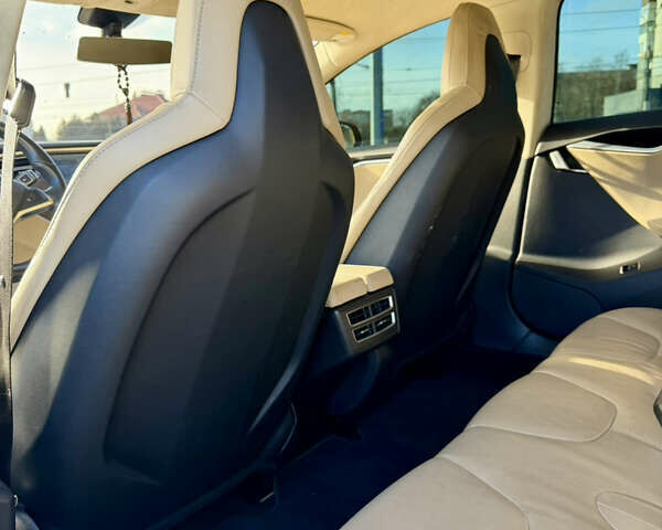 Серый Тесла Модель С, объемом двигателя 0 л и пробегом 340 тыс. км за 12800 $, фото 8 на Automoto.ua