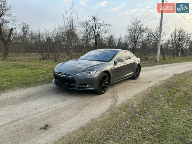 Серый Тесла Модель С, объемом двигателя 0 л и пробегом 198 тыс. км за 13700 $, фото 9 на Automoto.ua