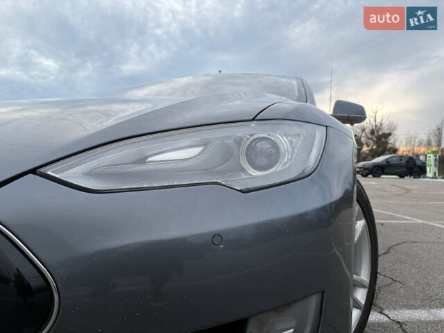 Сірий Тесла Модель С, об'ємом двигуна 0 л та пробігом 230 тис. км за 12500 $, фото 4 на Automoto.ua