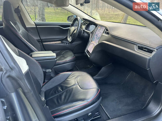 Серый Тесла Модель С, объемом двигателя 0 л и пробегом 198 тыс. км за 13700 $, фото 33 на Automoto.ua