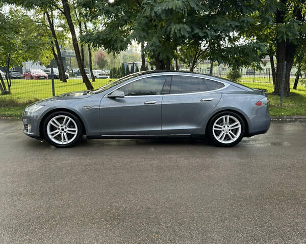 Серый Тесла Модель С, объемом двигателя 0 л и пробегом 242 тыс. км за 10999 $, фото 1 на Automoto.ua