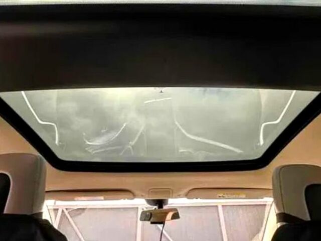 Серый Тесла Модель С, объемом двигателя 0.35 л и пробегом 98 тыс. км за 13900 $, фото 5 на Automoto.ua