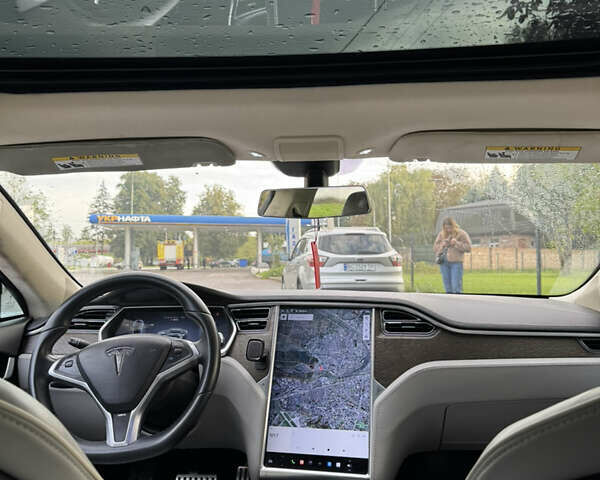 Серый Тесла Модель С, объемом двигателя 0 л и пробегом 242 тыс. км за 10999 $, фото 23 на Automoto.ua