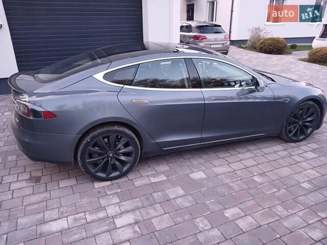 Тесла Модель С 2013 в Кицмане на Automoto.ua Серый Тесла Модель С, объемом двигателя 0 л и пробегом 318 тыс. км за 16300 $, фото 6 на Automoto.ua