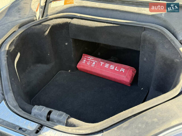 Сірий Тесла Модель С, об'ємом двигуна 0 л та пробігом 220 тис. км за 12200 $, фото 36 на Automoto.ua