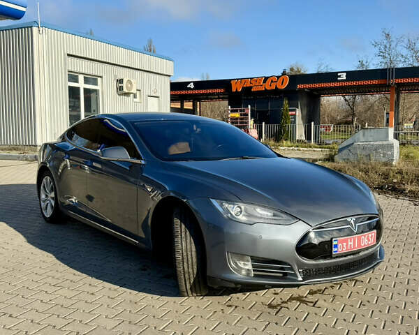 Серый Тесла Модель С, объемом двигателя 0 л и пробегом 340 тыс. км за 12800 $, фото 6 на Automoto.ua