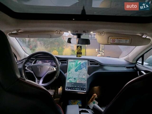 Тесла Модель С 2013 в Кицмане на Automoto.ua Серый Тесла Модель С, объемом двигателя 0 л и пробегом 318 тыс. км за 16300 $, фото 12 на Automoto.ua