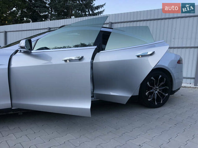 Серый Тесла Модель С, объемом двигателя 0 л и пробегом 225 тыс. км за 13500 $, фото 3 на Automoto.ua