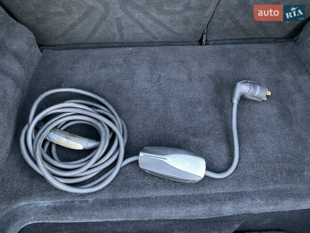 Сірий Тесла Модель С, об'ємом двигуна 0 л та пробігом 123 тис. км за 10700 $, фото 21 на Automoto.ua