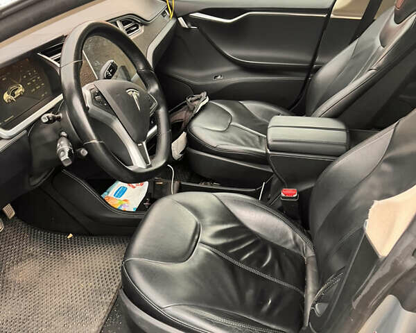 Серый Тесла Модель С, объемом двигателя 0 л и пробегом 298 тыс. км за 15100 $, фото 12 на Automoto.ua