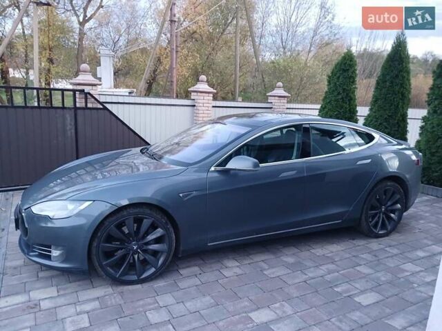 Тесла Модель С 2013 в Кицмане на Automoto.ua Серый Тесла Модель С, объемом двигателя 0 л и пробегом 318 тыс. км за 16300 $, фото 5 на Automoto.ua